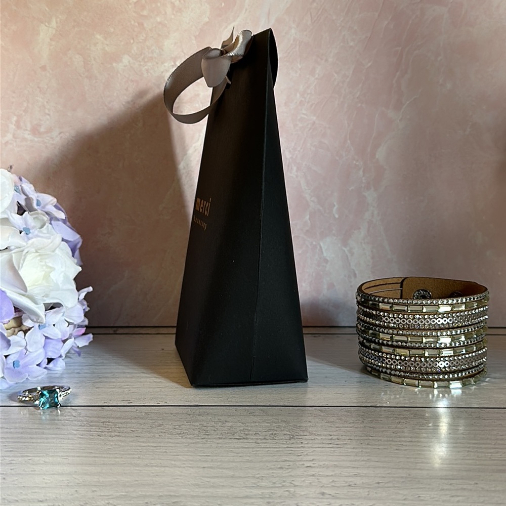 12 Pcs Paper Bags ( Merci Beaucoup ) Gift Bag, Packaging Box with Gray Ribbon - Picture 2 of 11